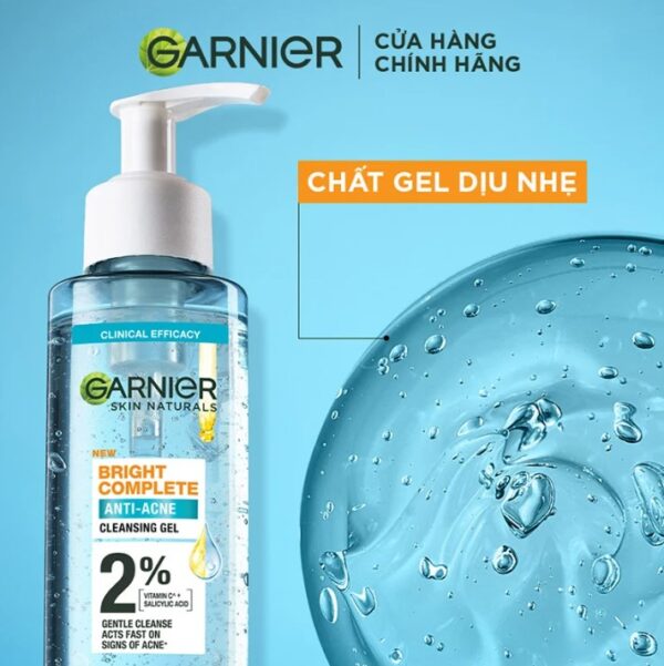 sua-rua-mat-dang-gel-diu-nhe-cho-da-dau-mun-garnier-skin-naturals-bright-complete-anti-acne-cleansing-gel-120ml